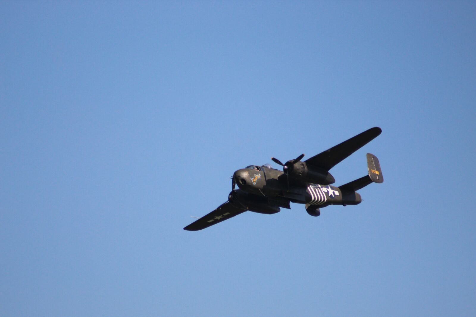 Canon EOS 1300D (EOS Rebel T6 / EOS Kiss X80) sample photo. Warbird, vintage, bomber photography