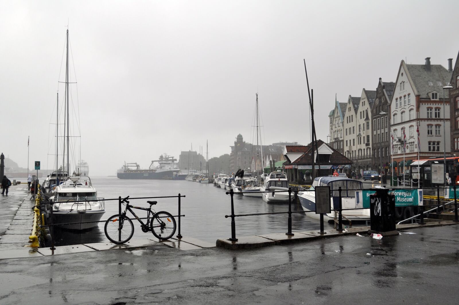 Nikon D5000 sample photo. Bergen, port, norway photography