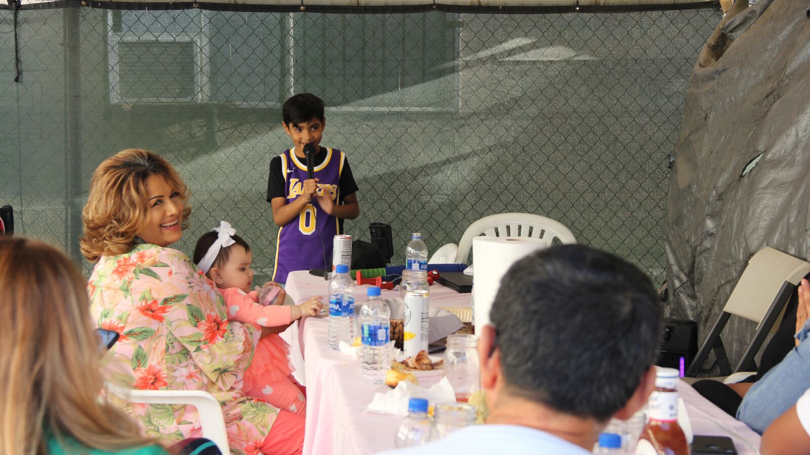 Canon EF-S 18-135mm F3.5-5.6 IS sample photo. Kid, singing, karaoke photography
