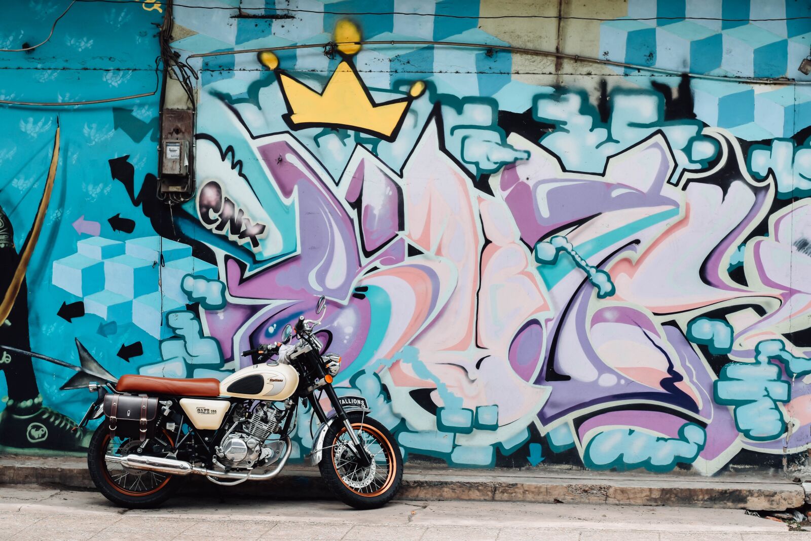 Nikon D5500 sample photo. Bike, art, the wall photography