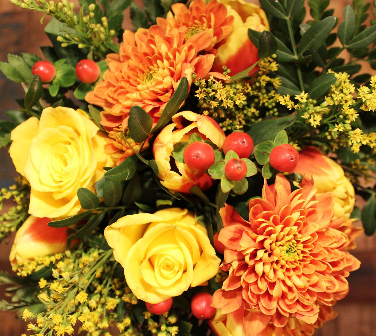 Canon EOS 1300D (EOS Rebel T6 / EOS Kiss X80) sample photo. Rose, bouquet of flowers photography