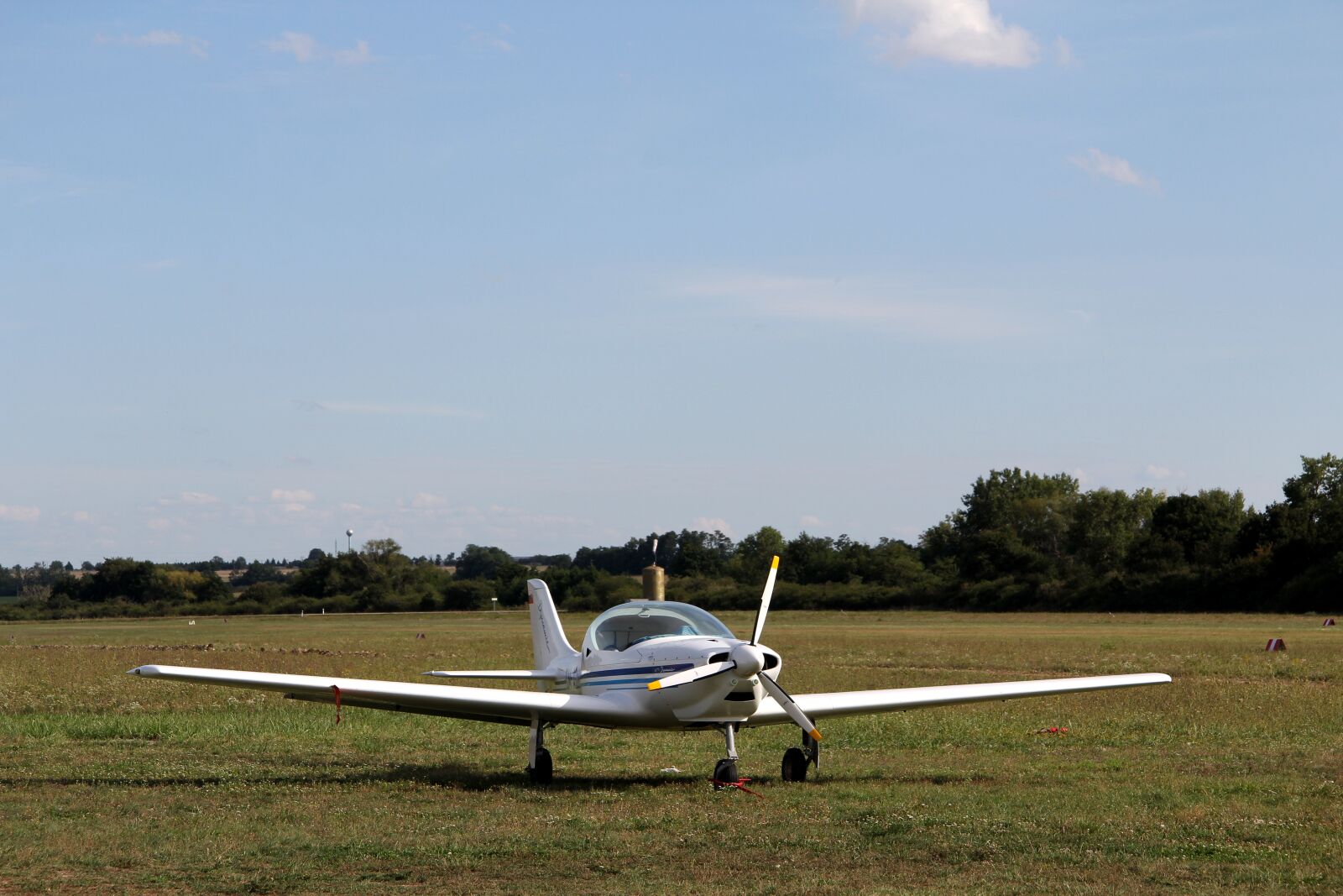 Canon EF-S 17-85mm F4-5.6 IS USM sample photo. Aircraft, airport, flying photography