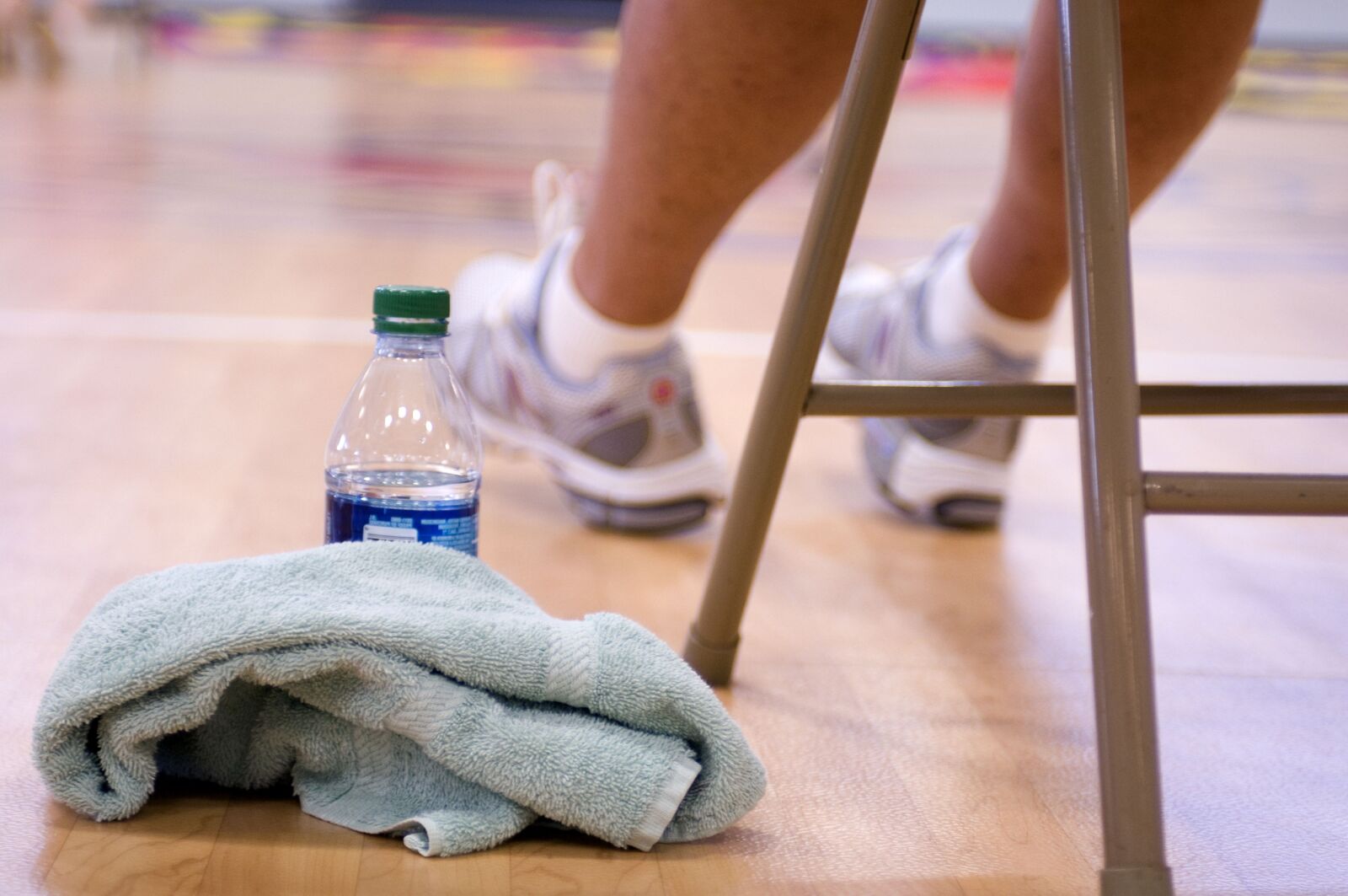 Nikon D300 sample photo. Legs, sitting, male, athlete photography