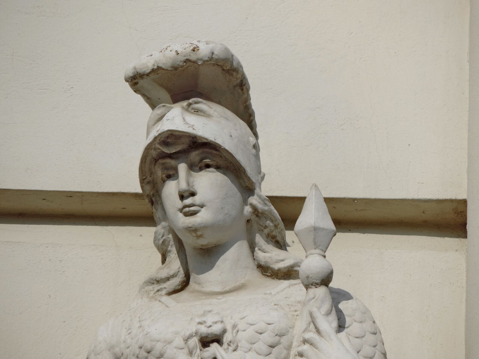 Nikon Coolpix P520 sample photo. Bust, solder, weapon, architecture photography