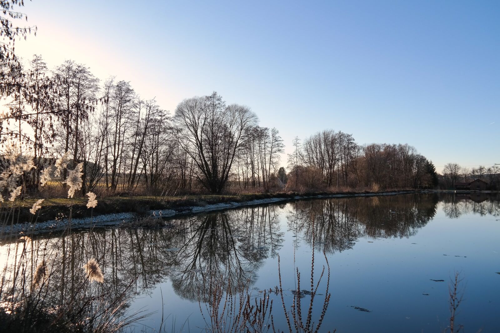 Samsung NX300 sample photo. Pond, water, mirroring photography