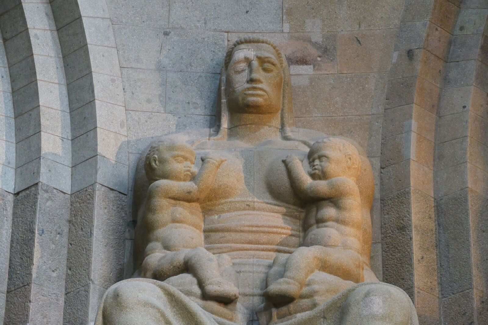 Panasonic Lumix DMC-FZ1000 sample photo. Leipzig, völkerschlachtdenkmal, monument photography