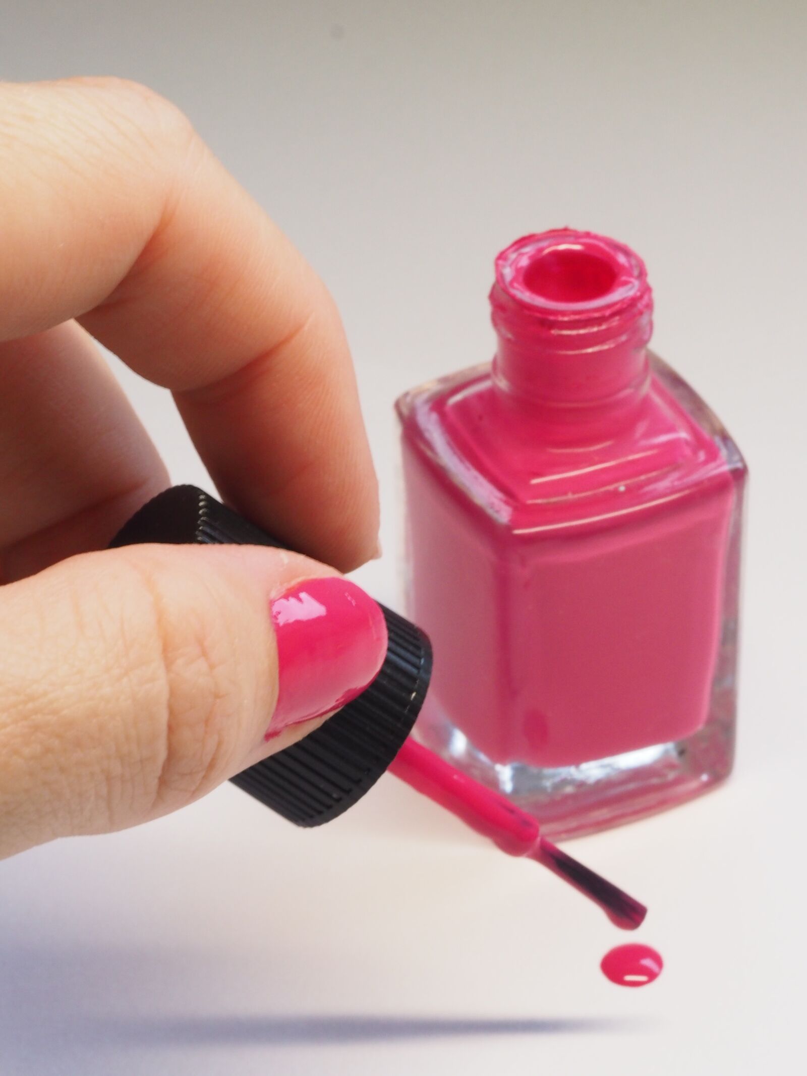 Olympus M.Zuiko Digital ED 60mm F2.8 Macro sample photo. Nail, treatment, polish photography
