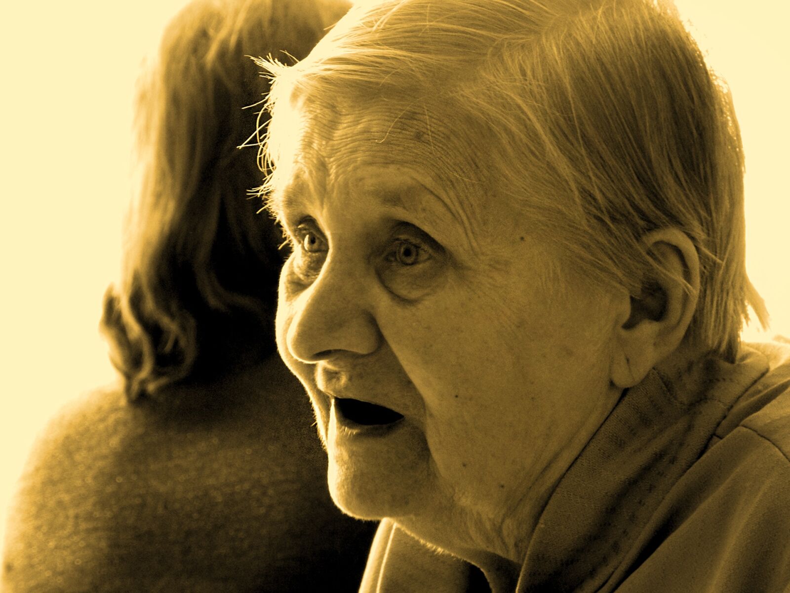 Nikon Coolpix P7000 sample photo. Old, woman, grandma photography