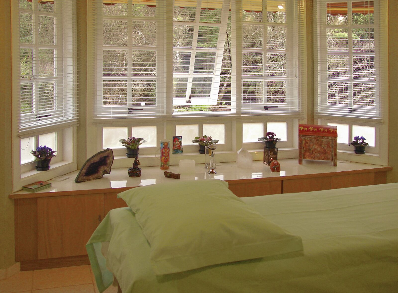 Sony DSC-H1 sample photo. Therapy room, natural therapies photography