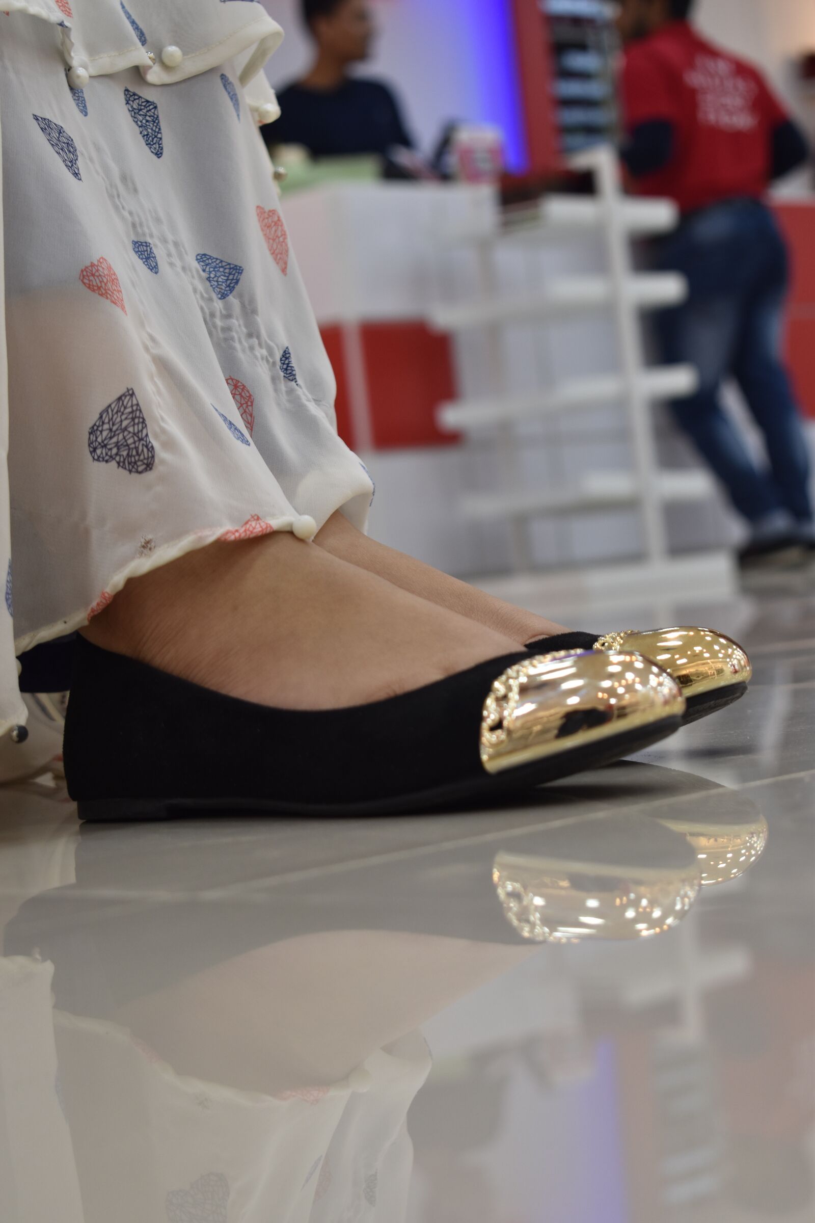 Nikon D5600 sample photo. Shoes, beautiful legs, fashion photography