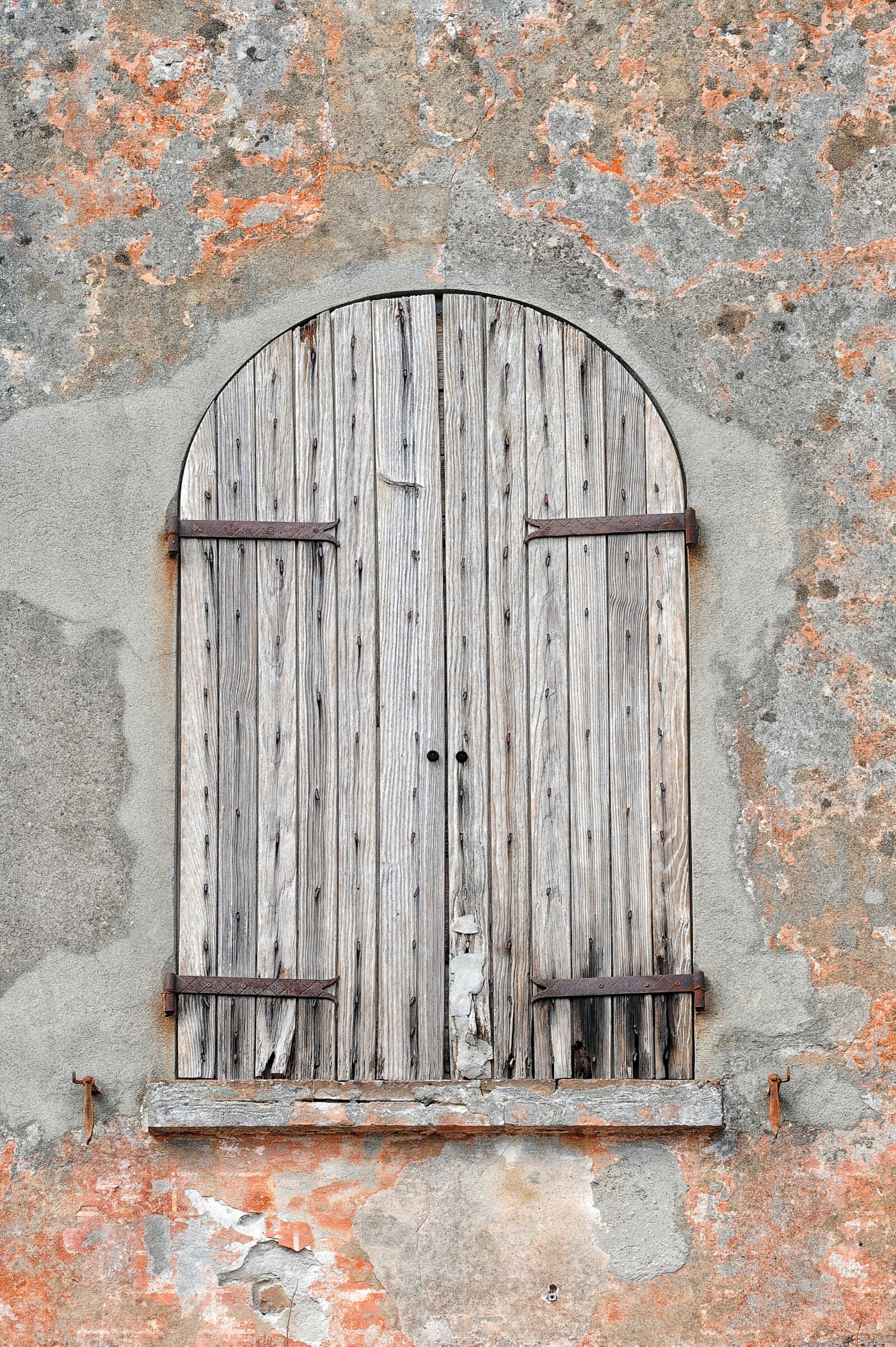 Nikon D700 sample photo. Window, wood, texture photography
