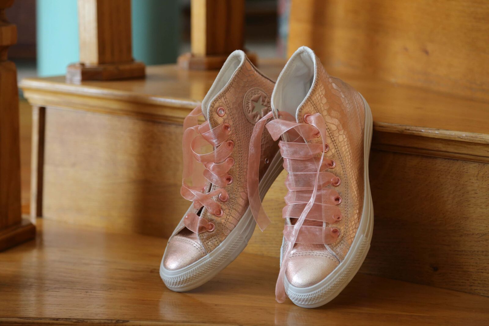 Canon EF 24-105mm F4L IS USM sample photo. Pink, sneakers, comfortable, design photography