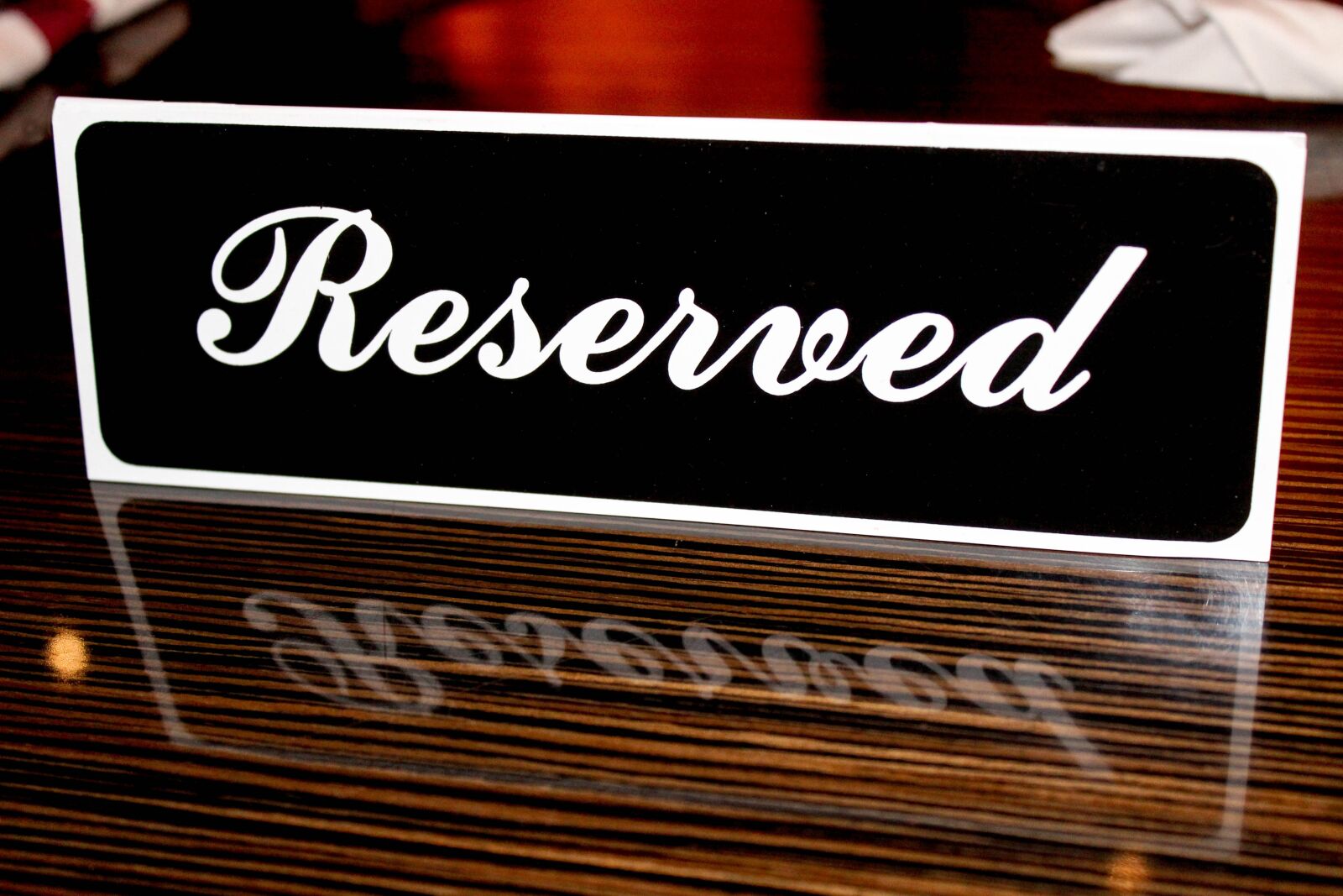 Canon EOS 600D (Rebel EOS T3i / EOS Kiss X5) sample photo. Restaurant, reserved, table photography