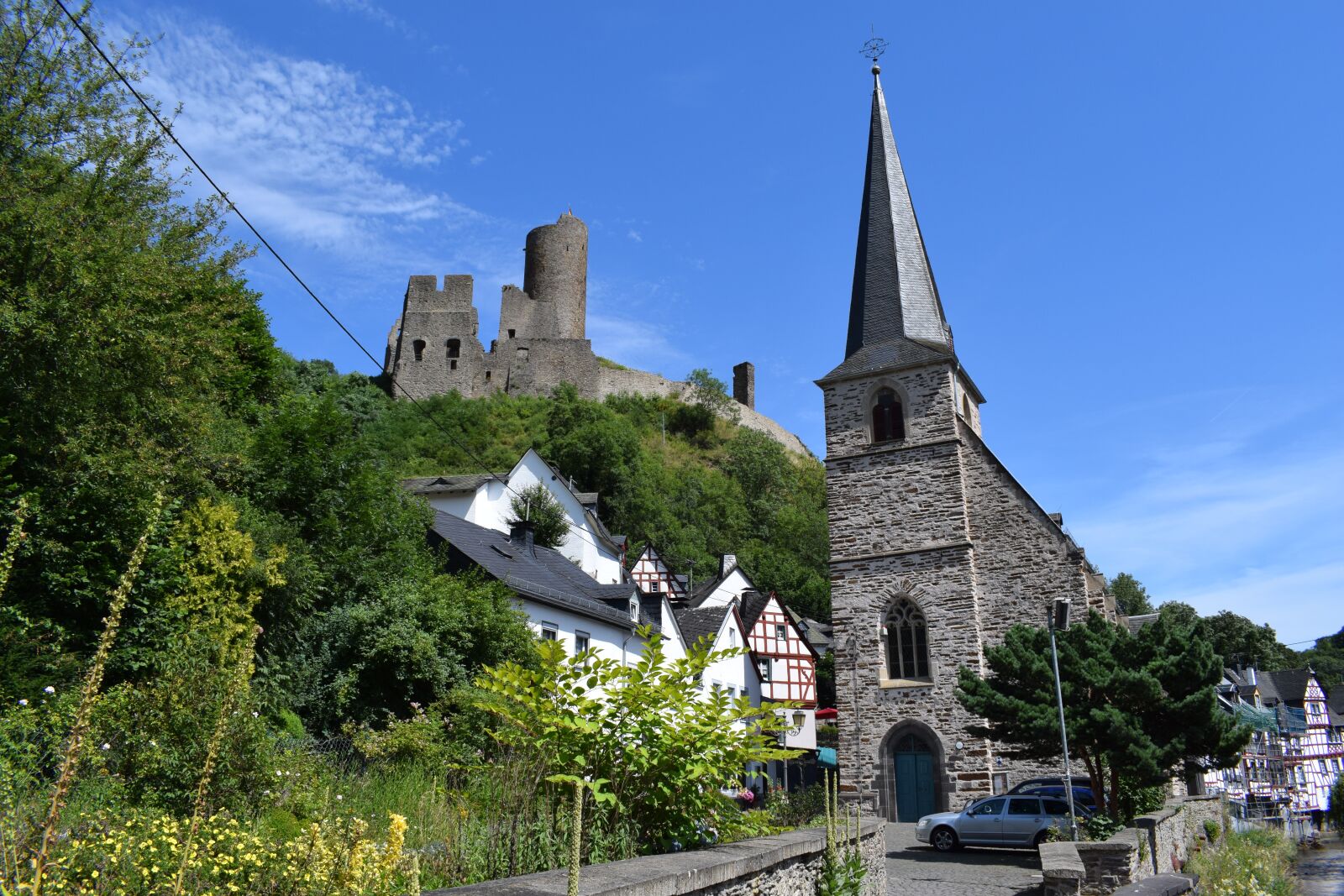 Nikon D3300 sample photo. Monreal, germany, castle photography