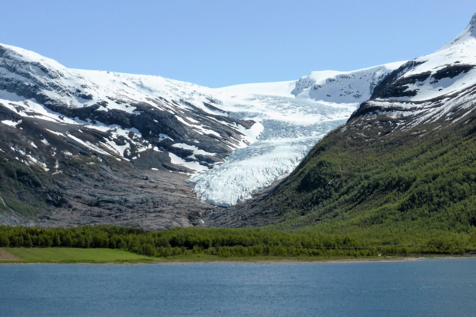 Panasonic Lumix DMC-ZS30 (Lumix DMC-TZ40) sample photo. Nature, glacier, sea photography