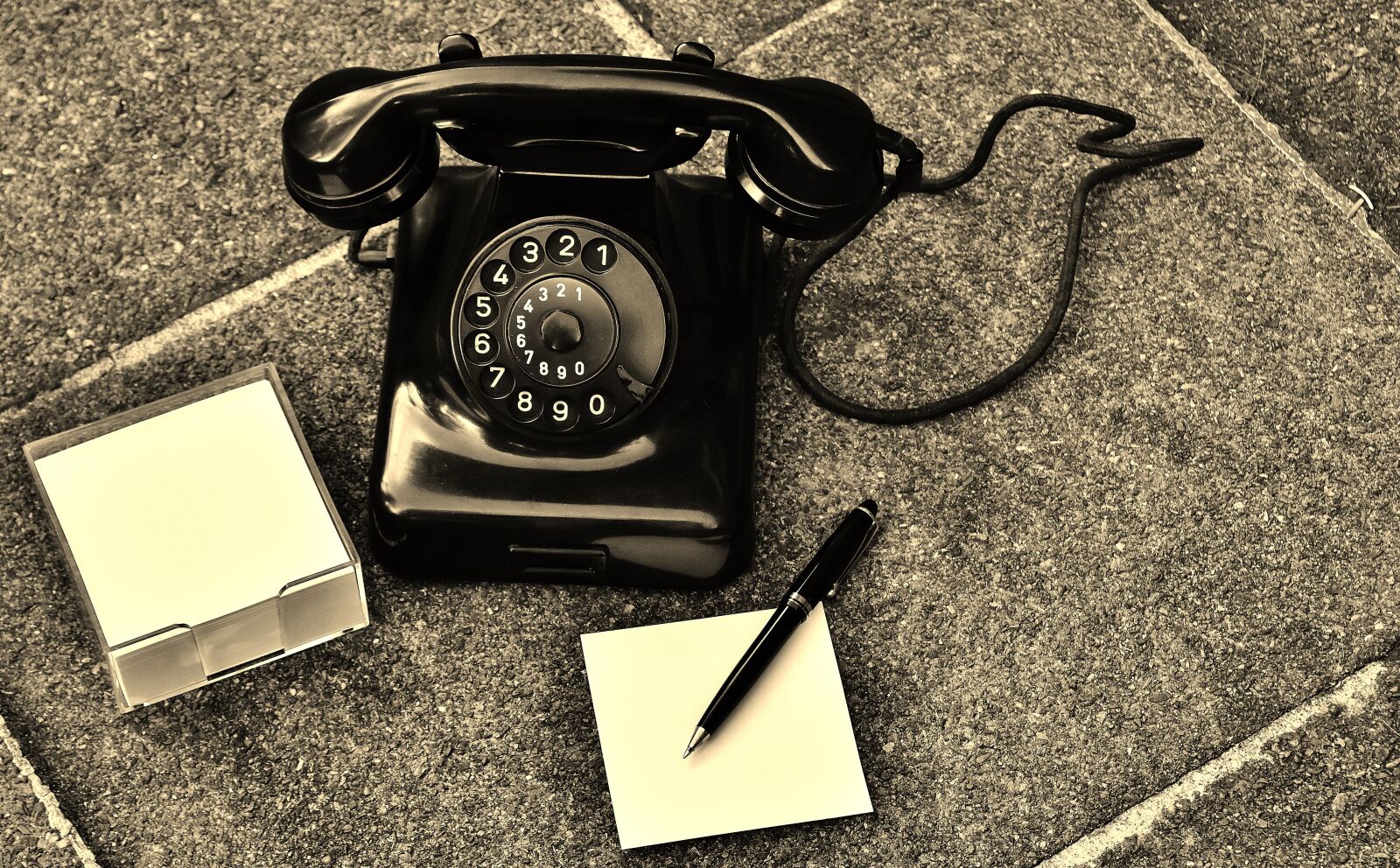 Nikon D7200 sample photo. Phone, old, year built 1955 photography