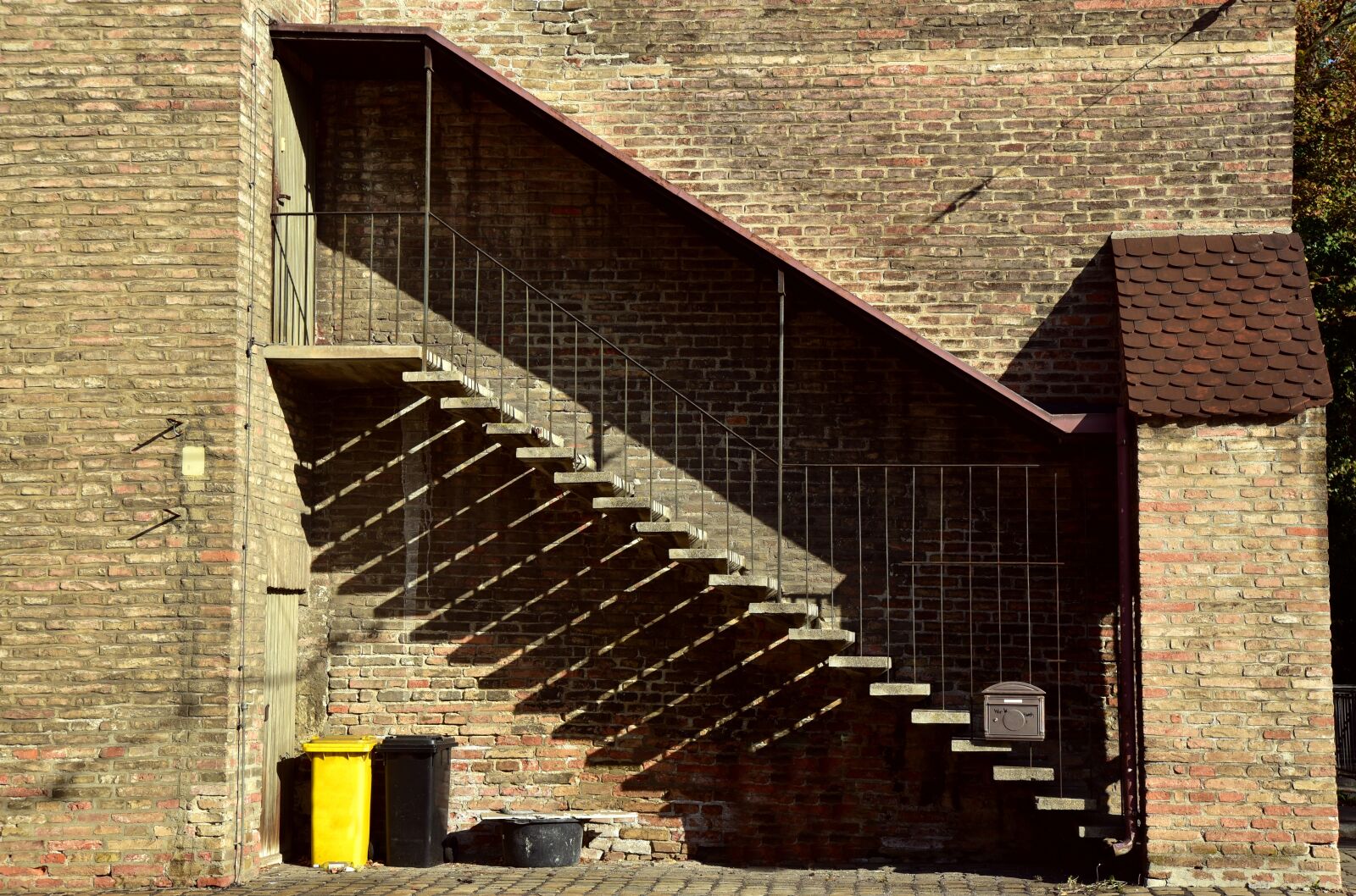 Nikon D750 sample photo. Stairs, wall, stone photography