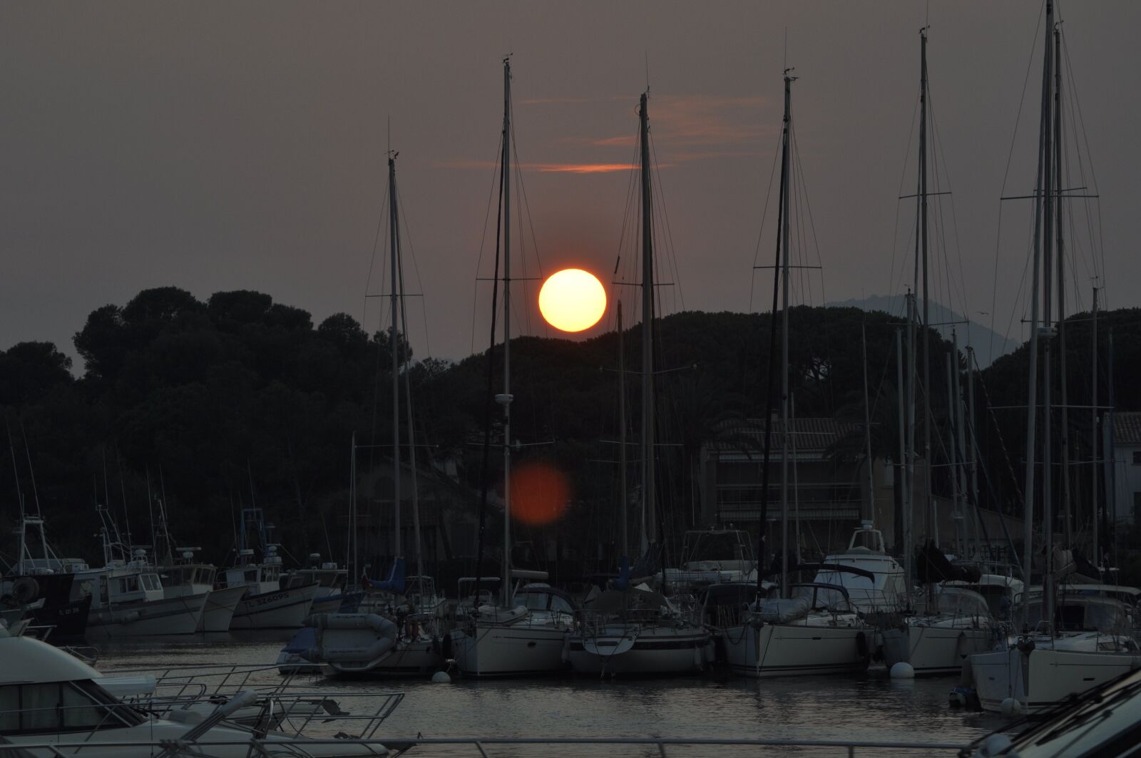 Nikon D5000 sample photo. Boats, sun, pontoon photography