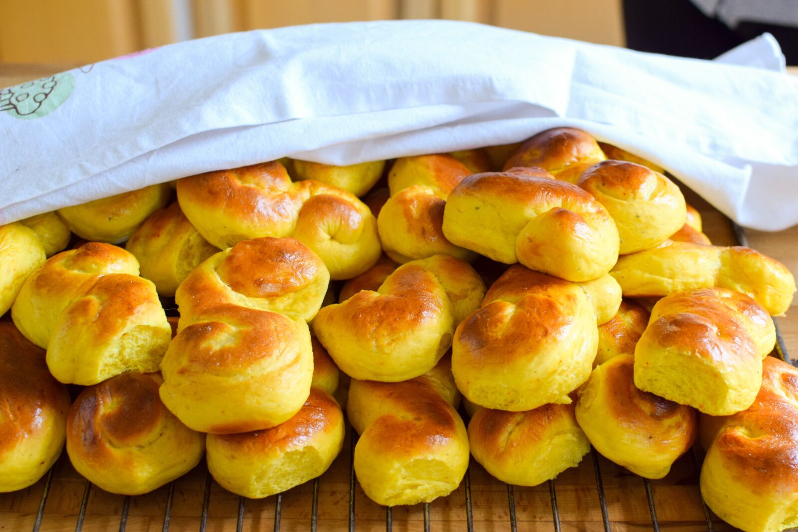 Nikon D3300 sample photo. Lussekatter, buns, saffron photography