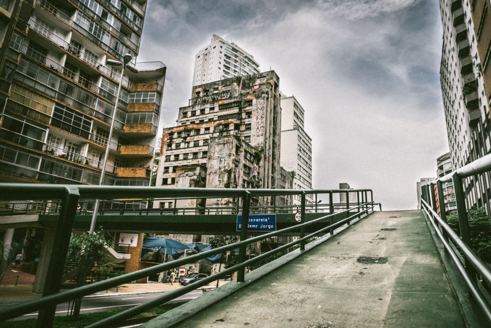 Sony a6300 sample photo. Architecture, bridge, buildings, city photography