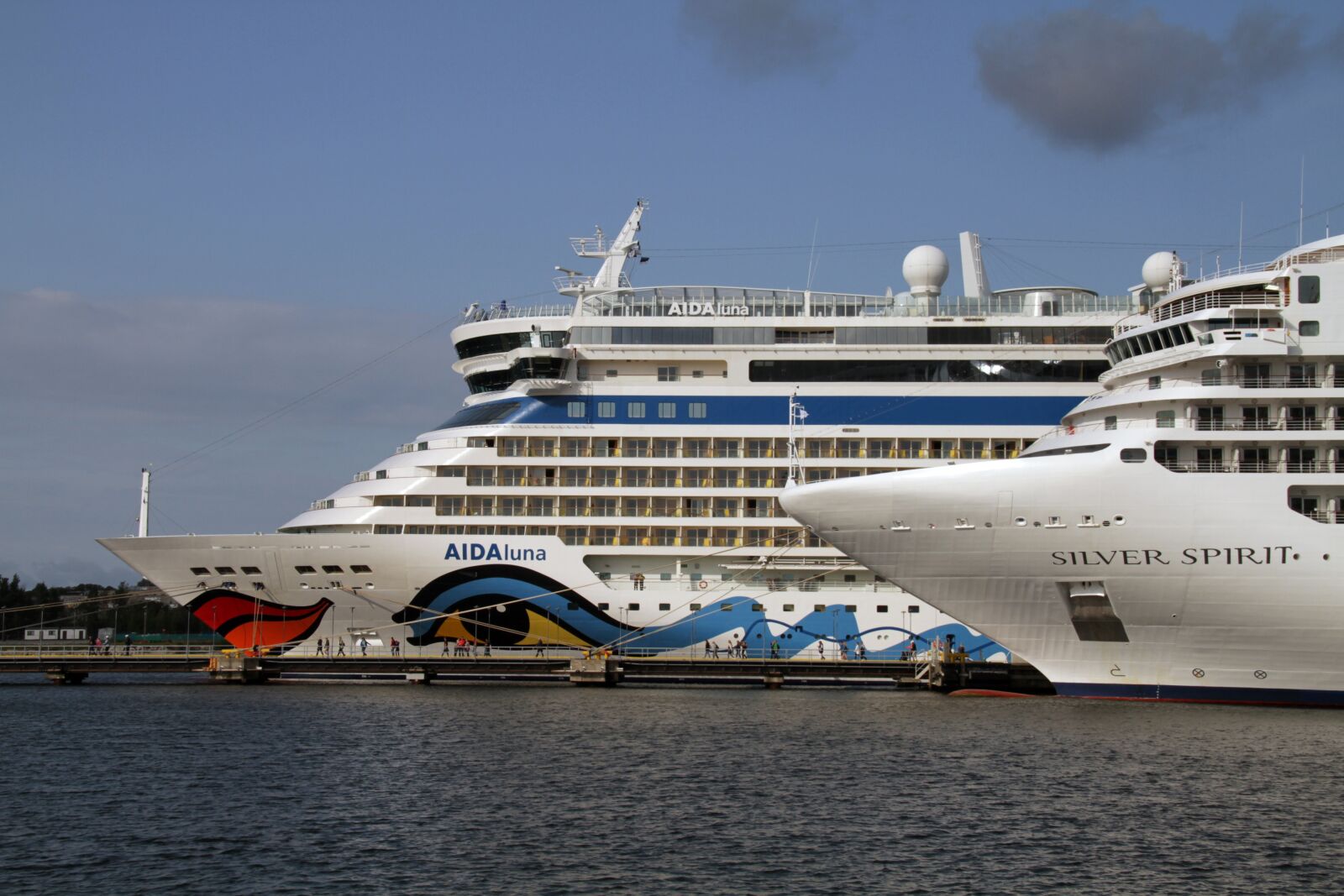 Canon EOS 7D sample photo. Vessels, cruises, port photography