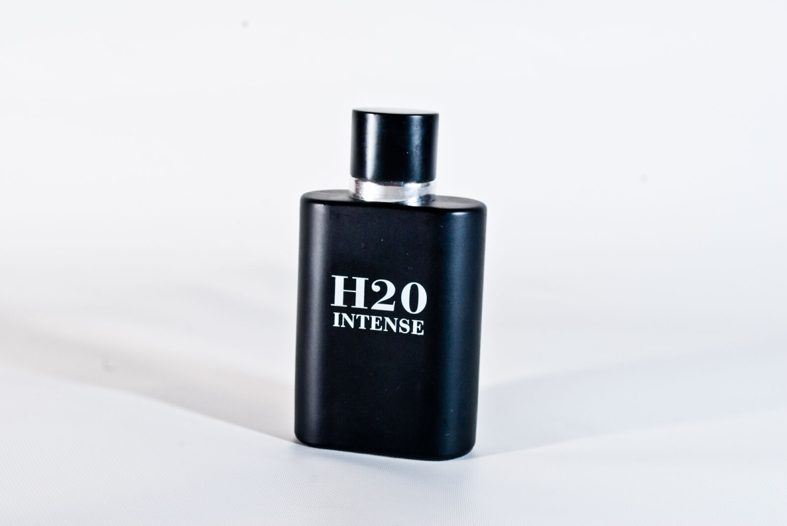Nikon D200 sample photo. Perfume photography