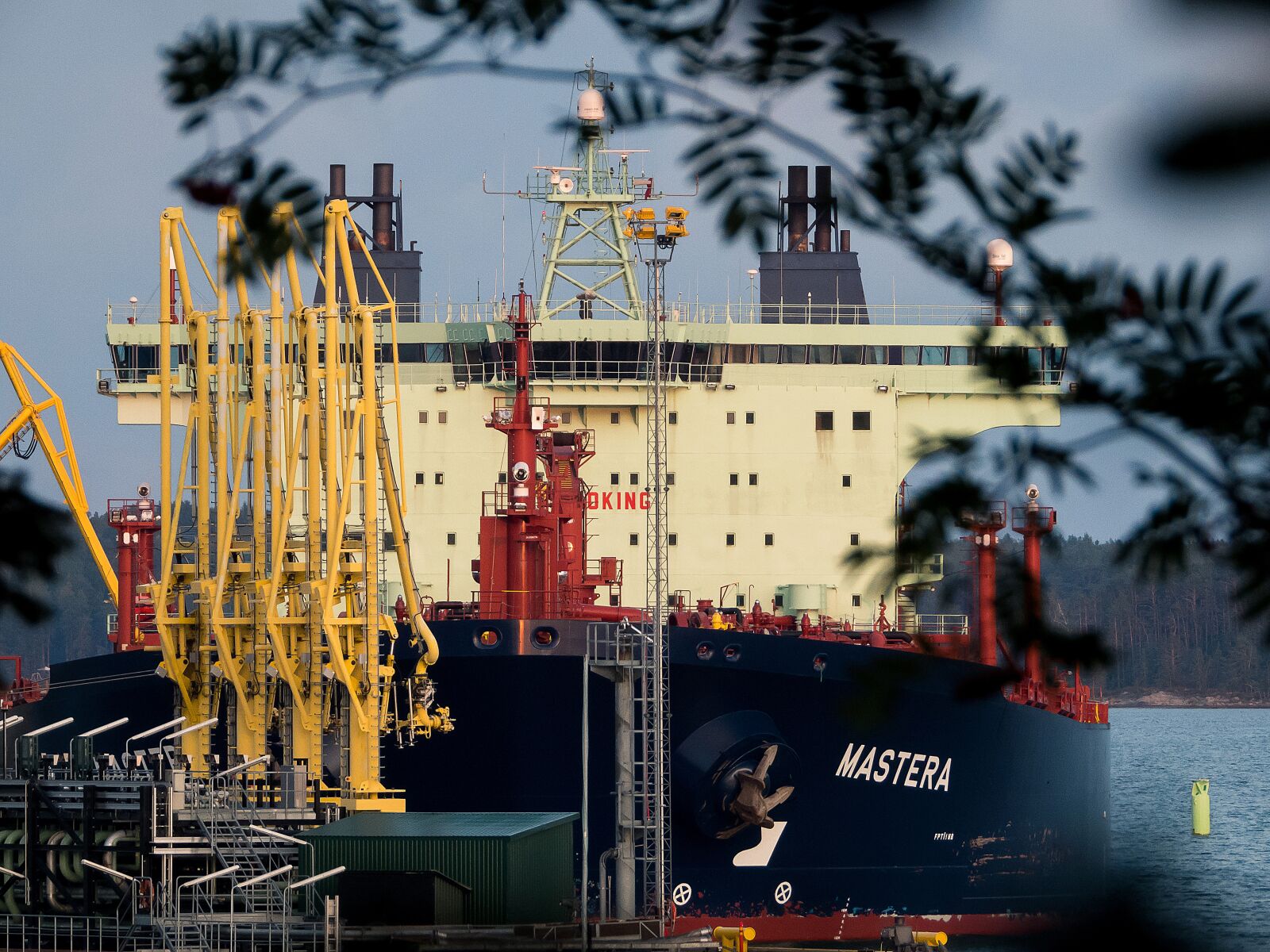 Nikon Coolpix P1000 sample photo. Transportation, traffic, ship photography