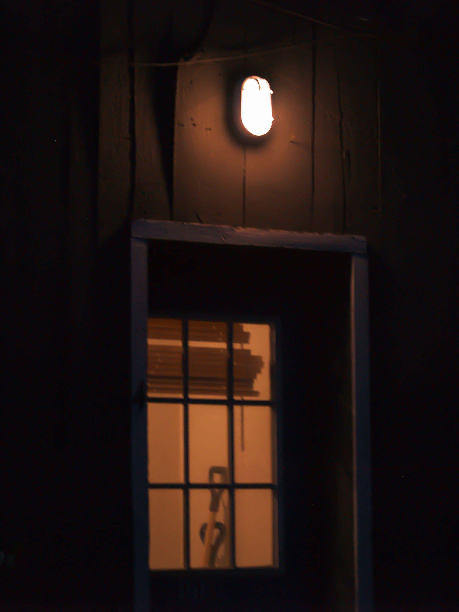 Olympus E-500 (EVOLT E-500) sample photo. Lamp. photography