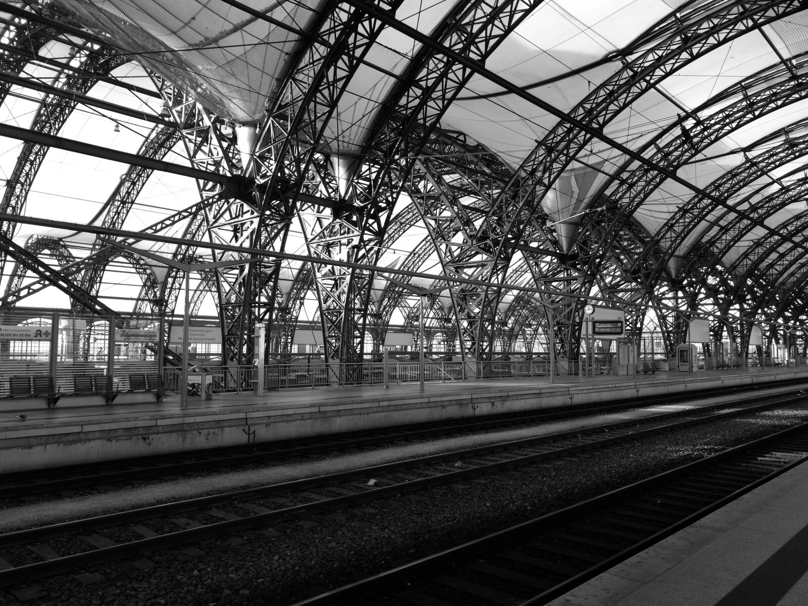 HUAWEI P9 sample photo. Dresden, railway station, central photography
