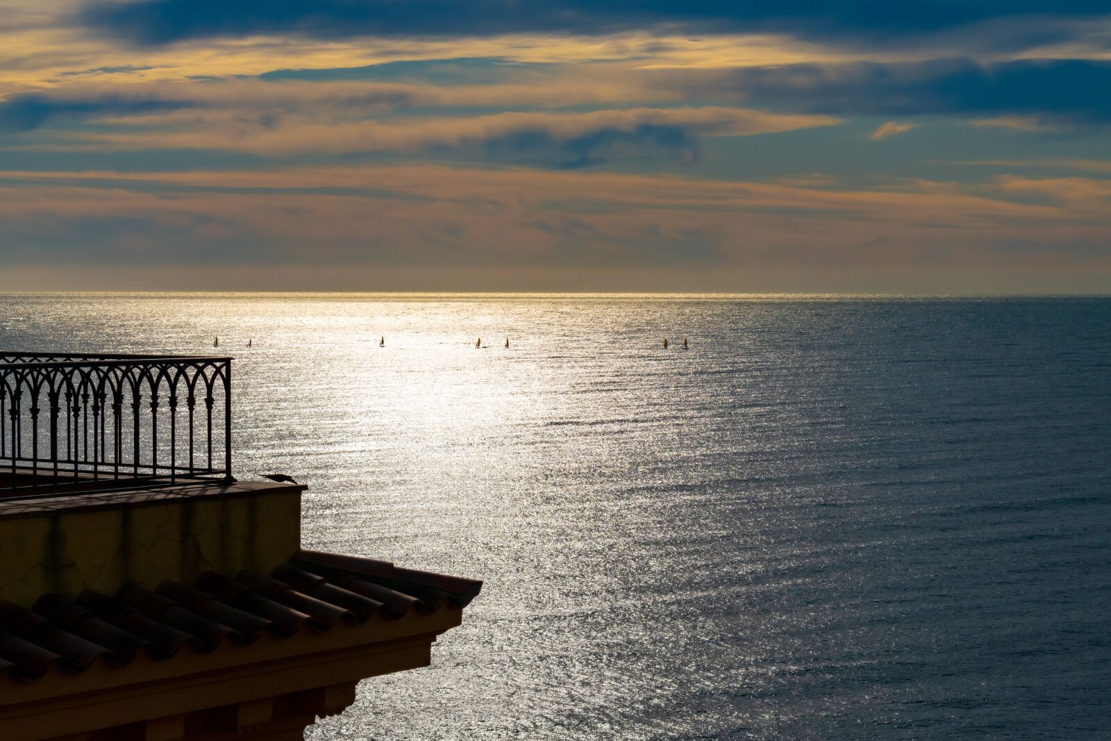 Nikon D5600 sample photo. Sea, beach, city photography