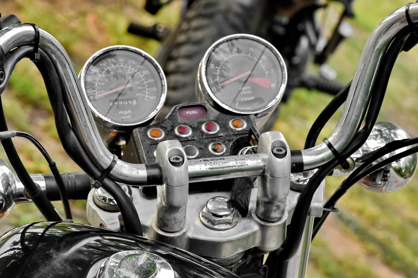 Nikon D5500 sample photo. Chrome, gauge, motorcycle, old photography