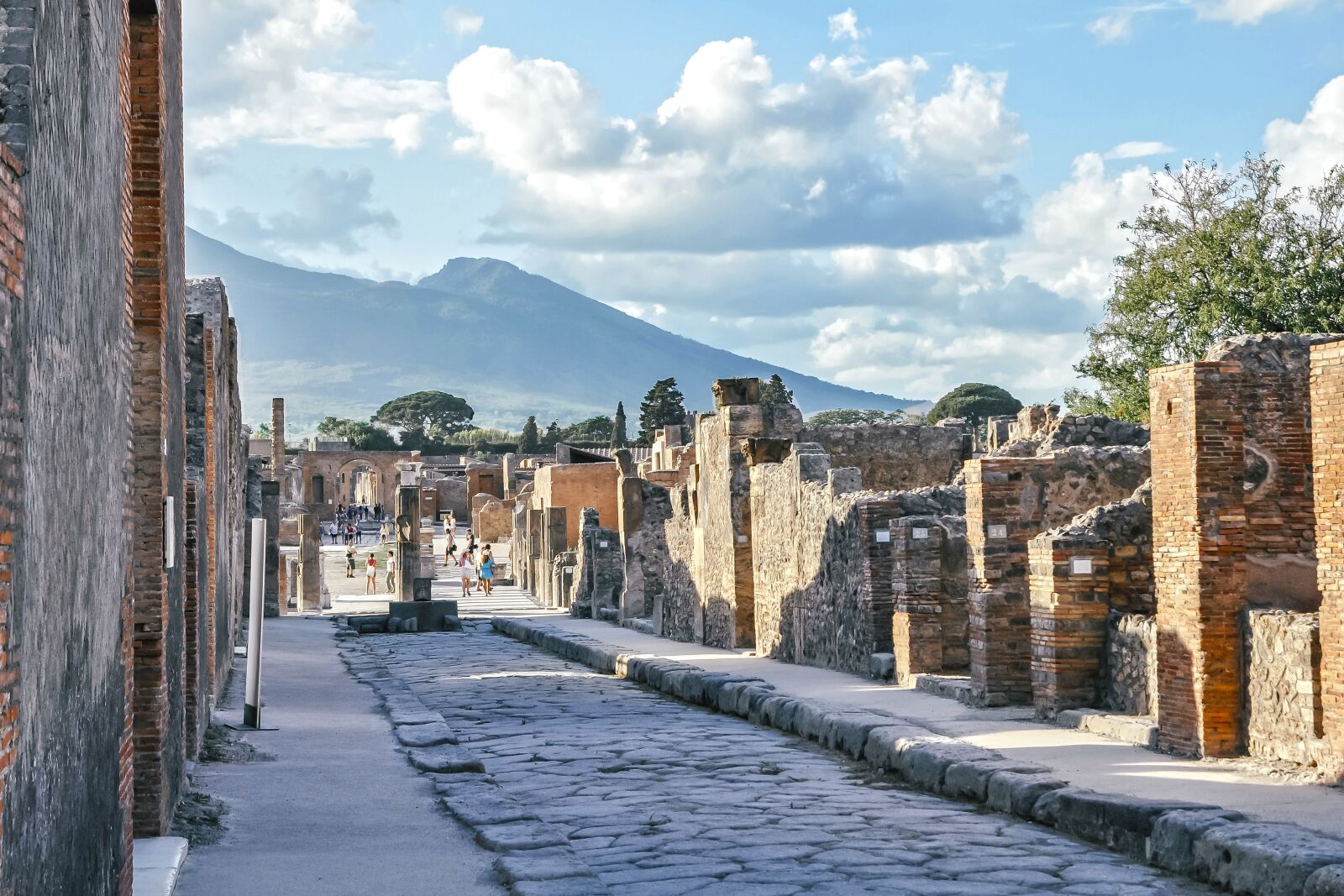 Nikon D90 sample photo. Pompeii, vesuvius, street photography