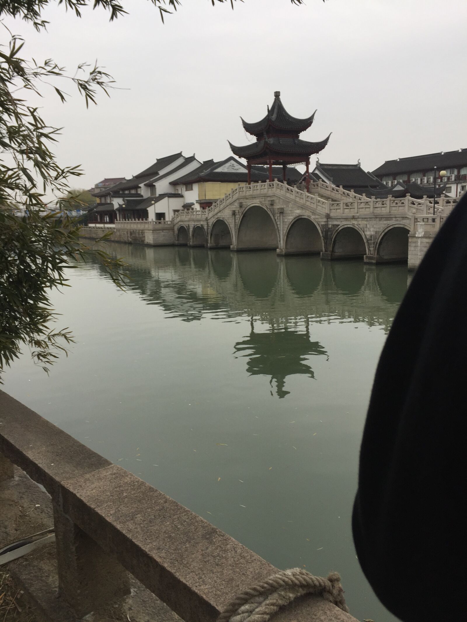 iPhone 6 back camera 4.15mm f/2.2 sample photo. Puente, china, rio photography