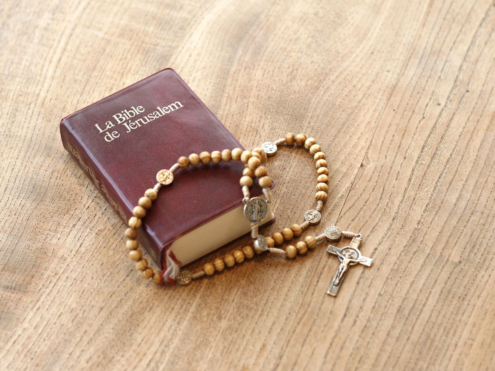 Canon EF 50mm f/1.8 sample photo. Bible, rosary, religion photography