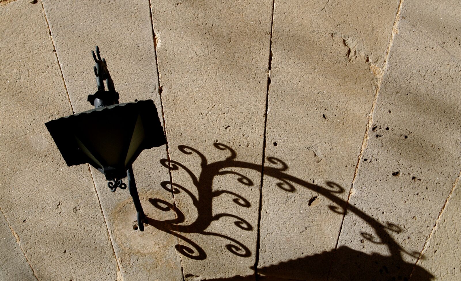 Olympus E-330 (EVOLT E-330) sample photo. Lamp, light, shadow photography