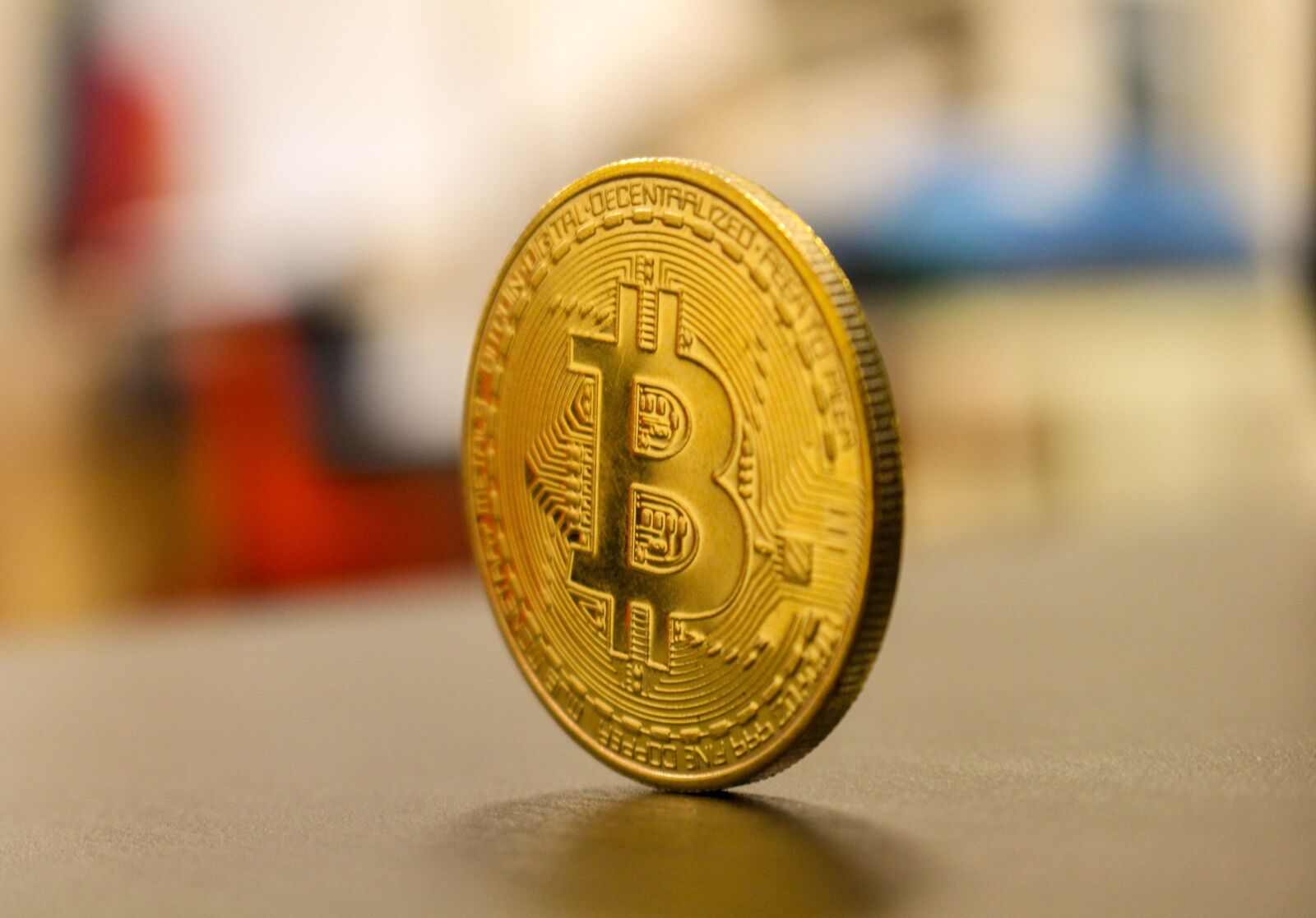 Canon EOS 700D (EOS Rebel T5i / EOS Kiss X7i) sample photo. Bitcoin, trading, currency photography