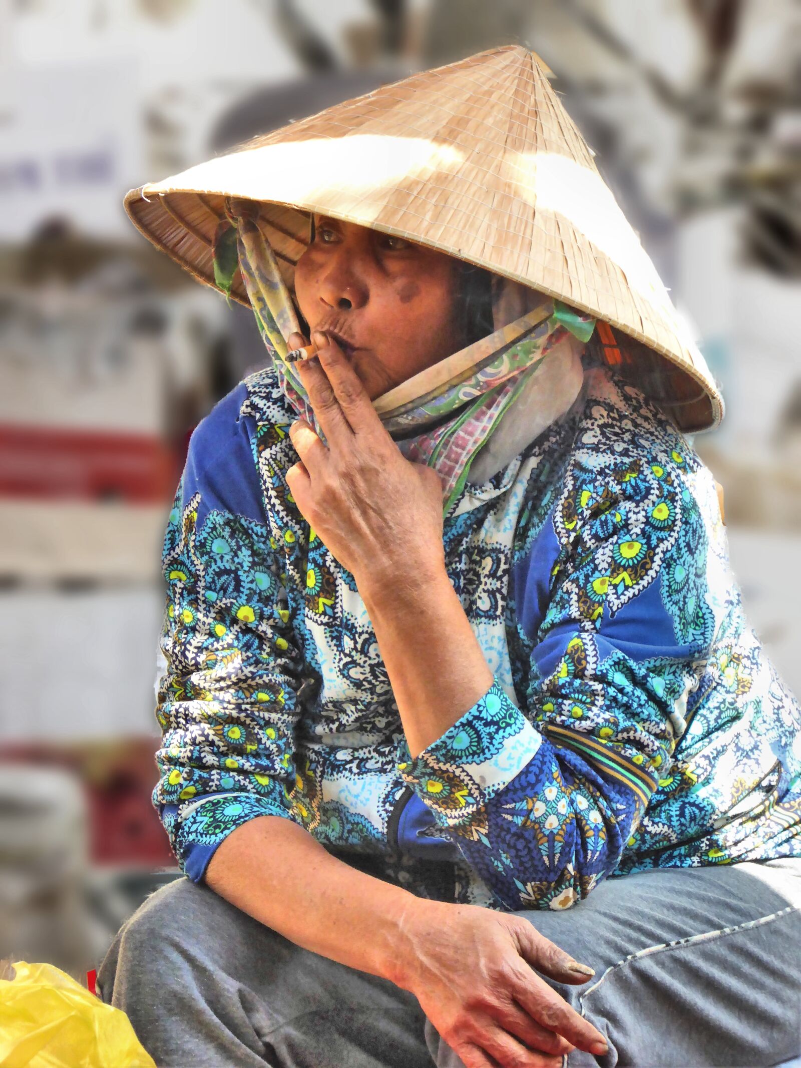 Panasonic Lumix DMC-ZS40 (Lumix DMC-TZ60) sample photo. Vietnam, woman, smoking photography