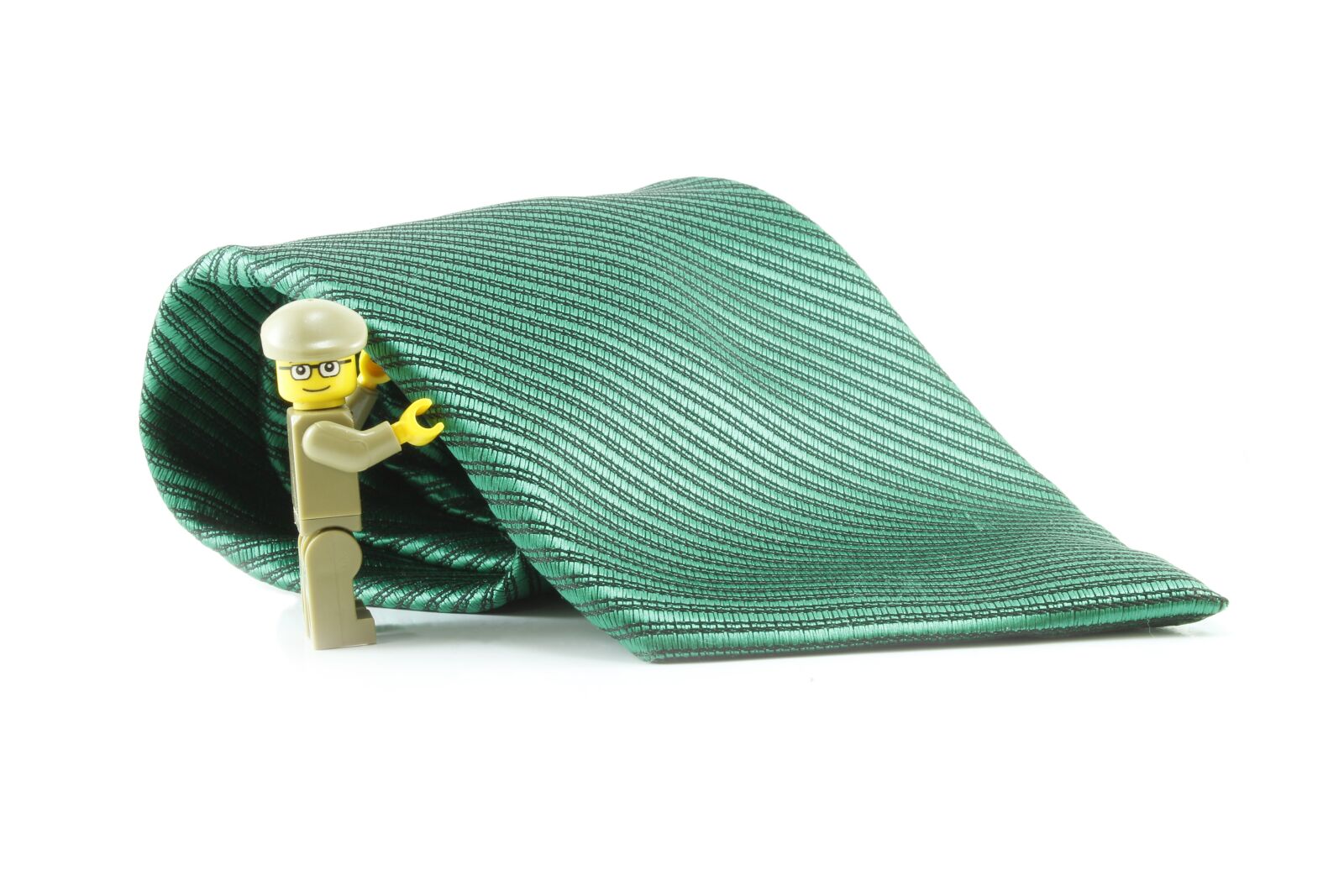 Canon EOS 1200D (EOS Rebel T5 / EOS Kiss X70 / EOS Hi) sample photo. Lego, tie, garment photography