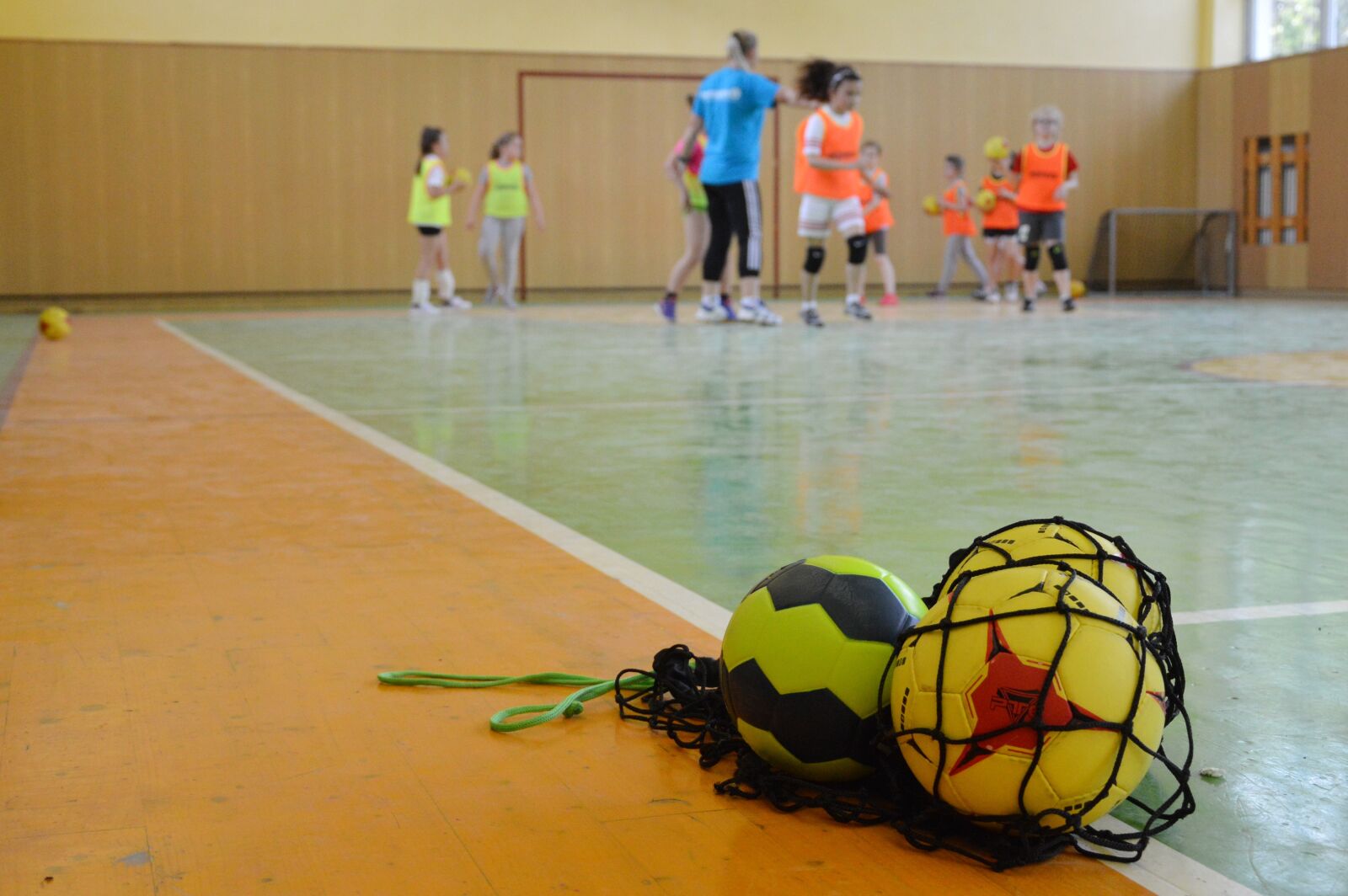 Nikon D3200 sample photo. Handball, workout, sports photography
