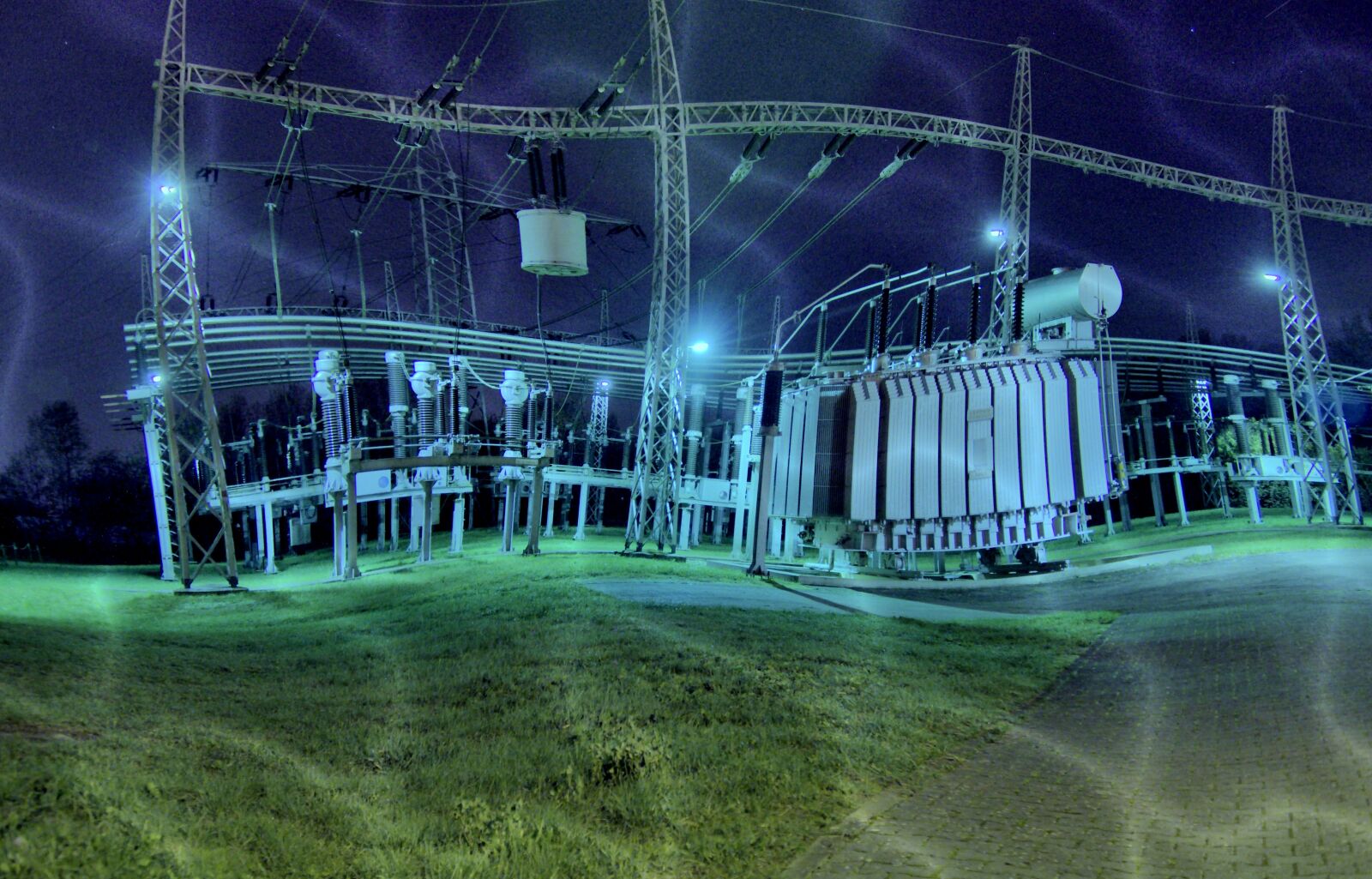 Panasonic Lumix DMC-FZ1000 sample photo. Substation, hdr, creepy photography