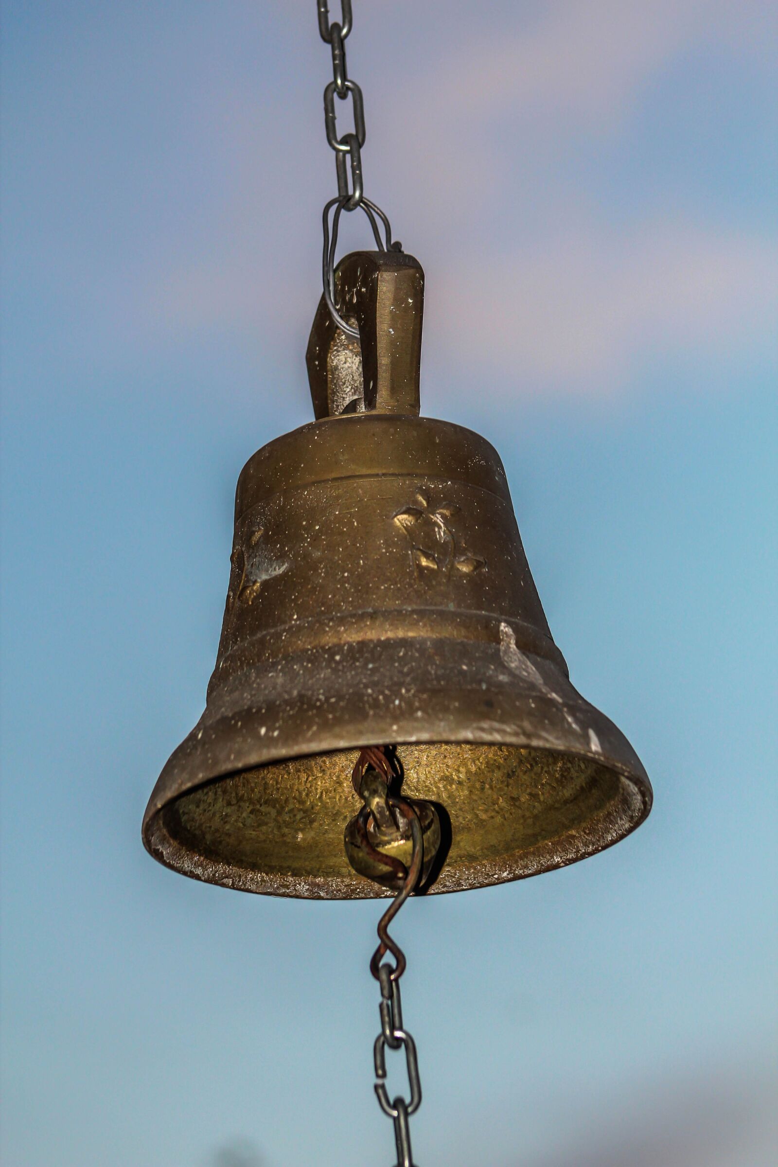 Canon EOS 600D (Rebel EOS T3i / EOS Kiss X5) sample photo. Bell, old, vintage photography