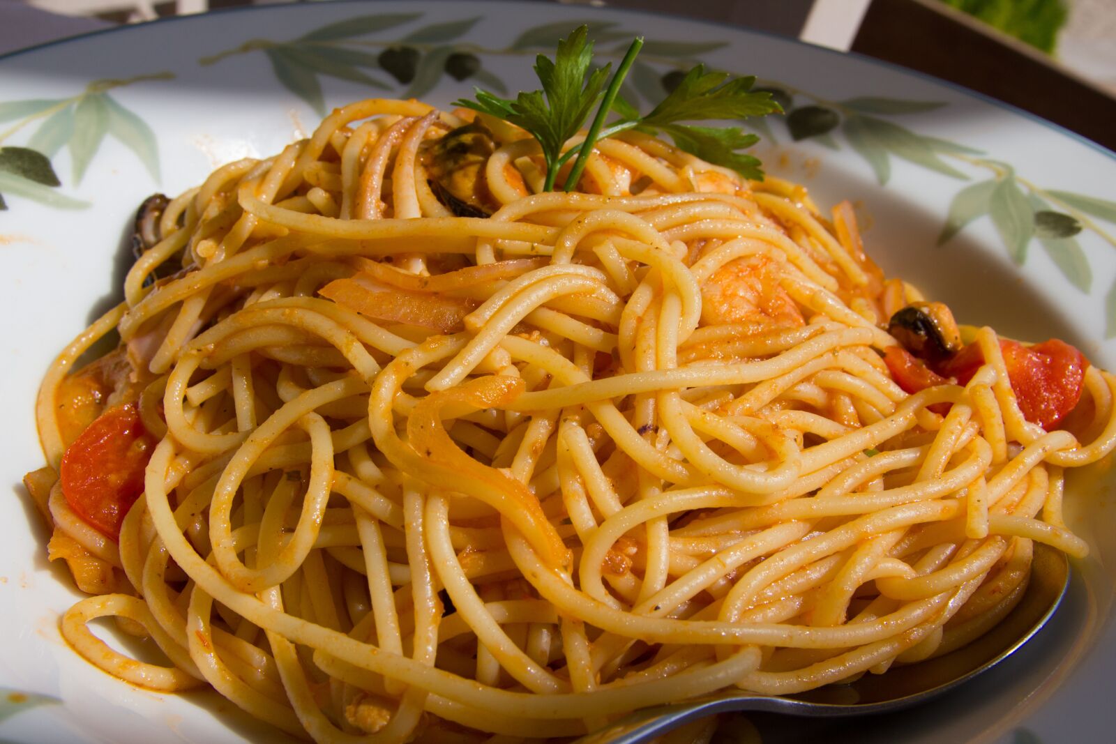 Canon EOS 550D (EOS Rebel T2i / EOS Kiss X4) sample photo. Spaghetti, pasta, mat photography