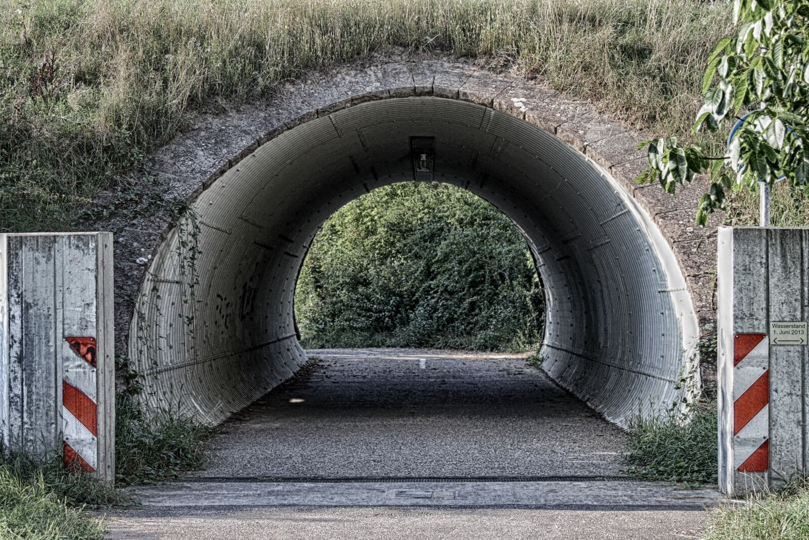 Canon EOS 80D + Canon EF 24-105mm F4L IS USM sample photo. Cycle path, tunnel, walk photography