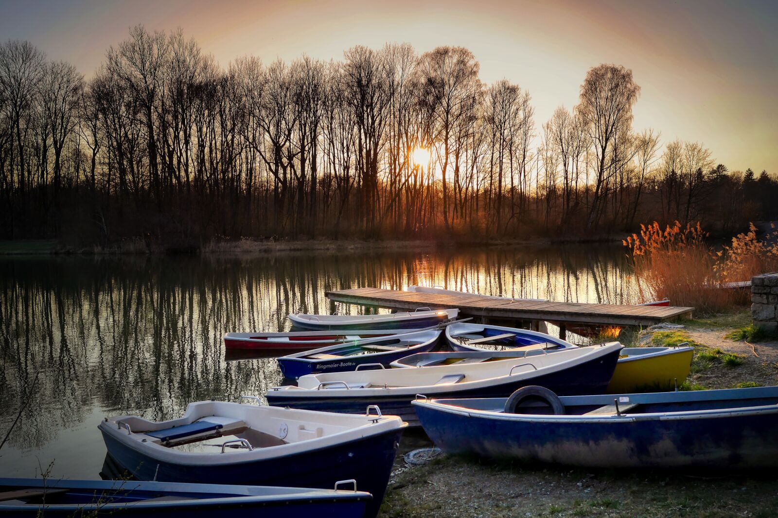 Panasonic Lumix DMC-GX8 sample photo. Boat, rowing boat, water photography