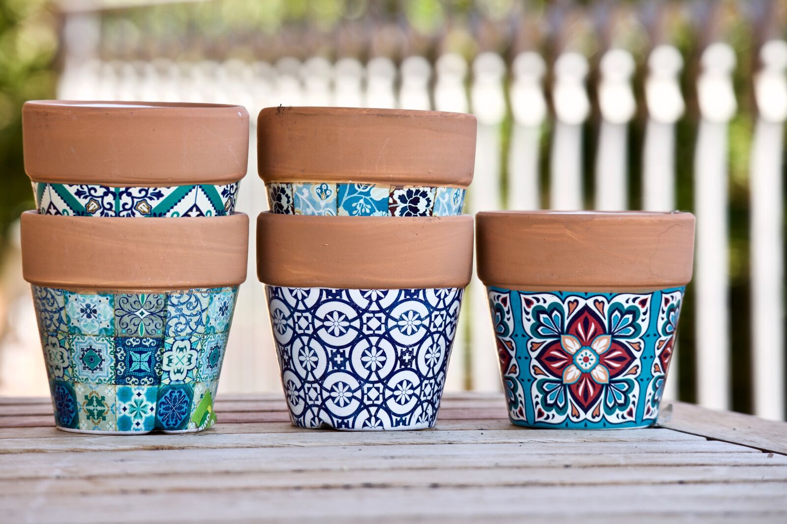 Canon EOS M sample photo. Vases, terracotta pots, gardening photography