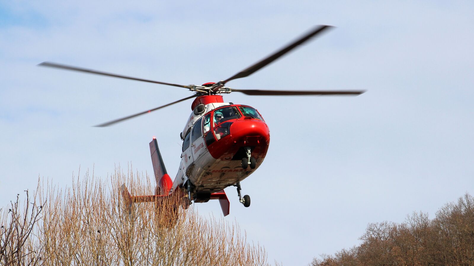 Canon EOS 600D (Rebel EOS T3i / EOS Kiss X5) sample photo. Helicopter, air rescue, flying photography
