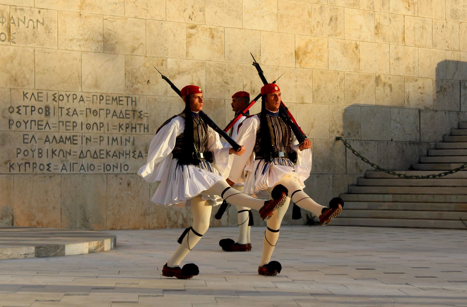 Canon EOS 1300D (EOS Rebel T6 / EOS Kiss X80) sample photo. Greek national guard, nationalgarder photography