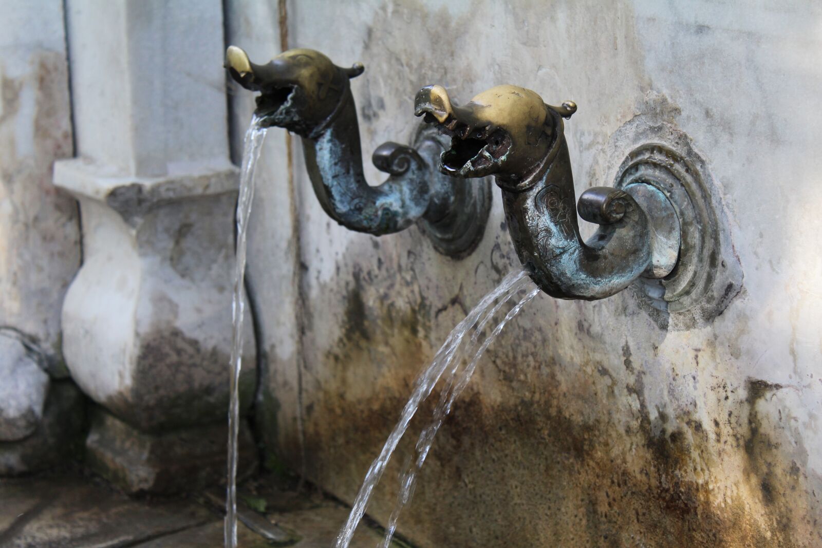 Canon EOS 1200D (EOS Rebel T5 / EOS Kiss X70 / EOS Hi) sample photo. Water, fountain, wall photography