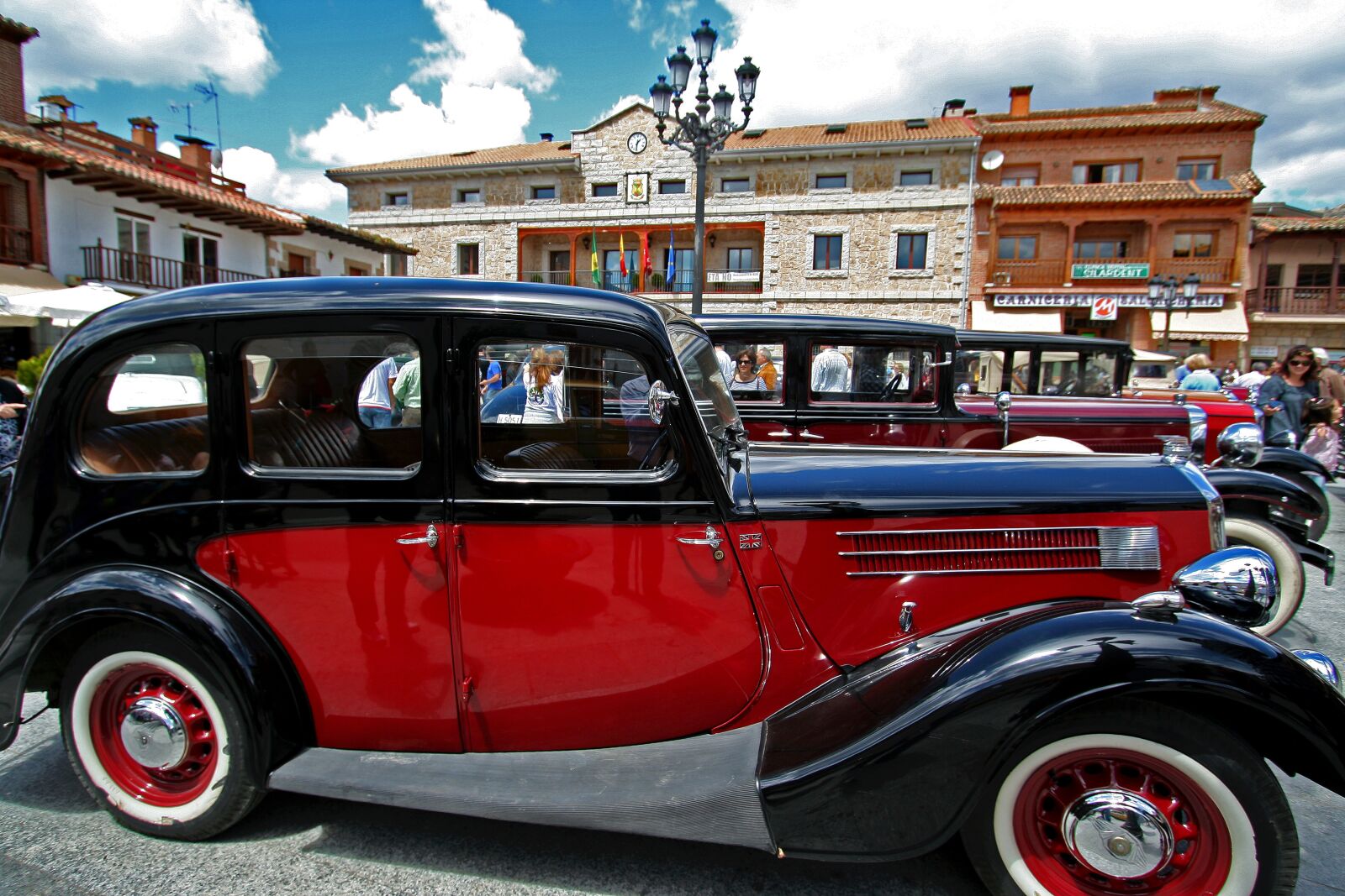 Canon EOS 350D (EOS Digital Rebel XT / EOS Kiss Digital N) sample photo. Spain, antique car, vehicle photography
