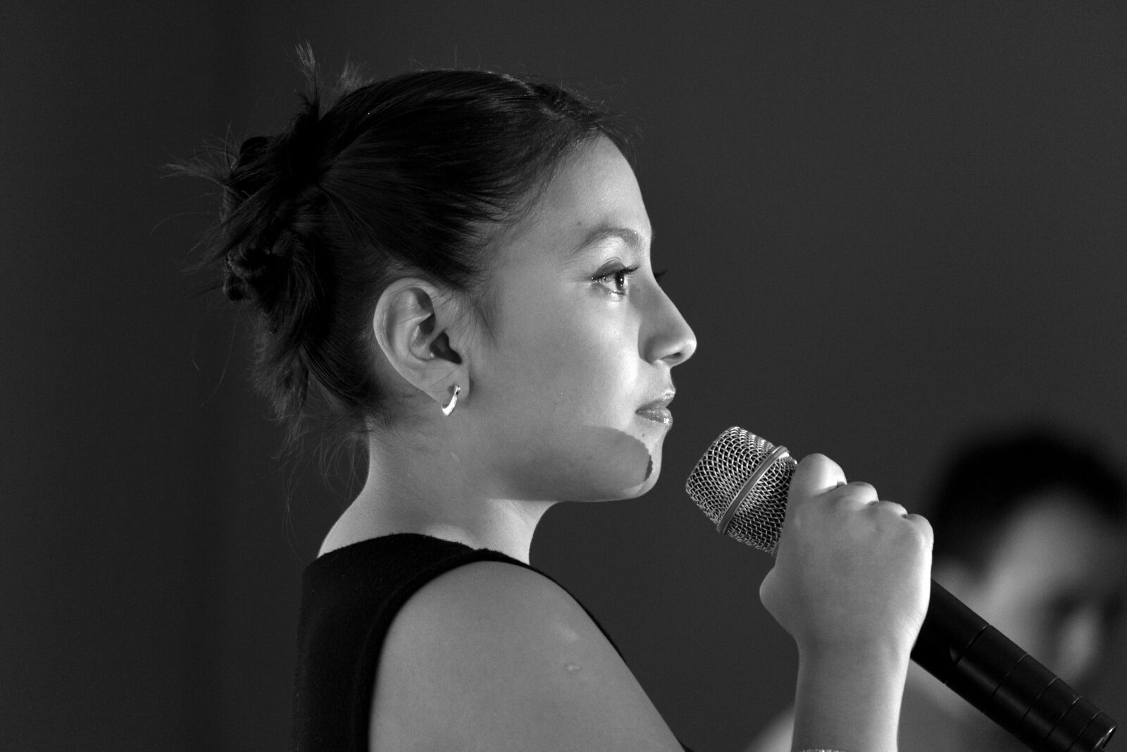 Nikon D3100 sample photo. Music, girl singer, little photography
